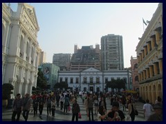 Largo do Senado pedestrian street with colourful colonial buildings.